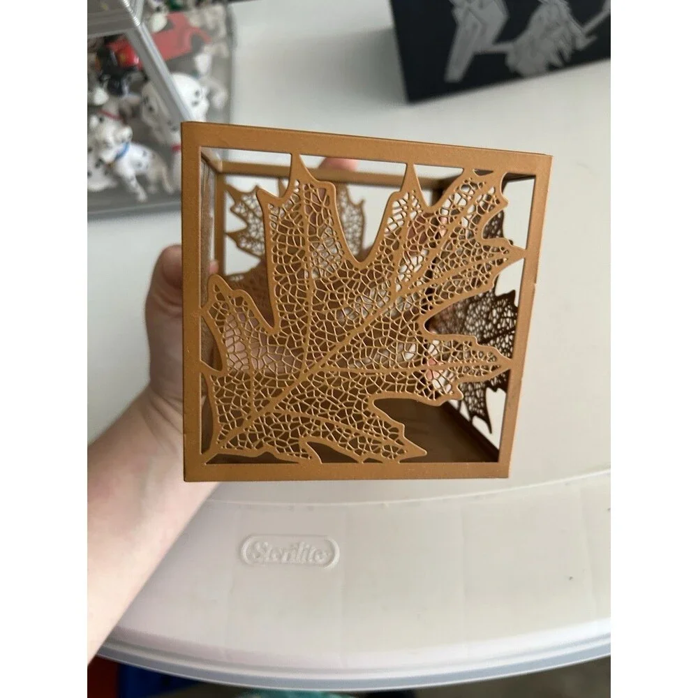 YANKEE CANDLE METAL LACY LEAVES TABLETOP DECOR